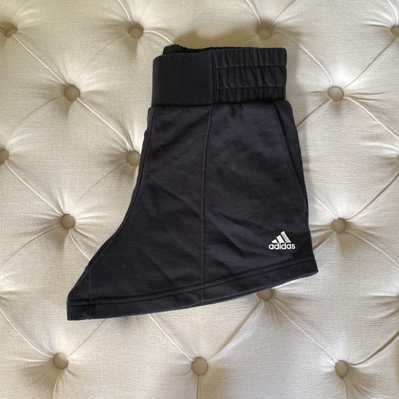 Adidas High Waist Short ✨ - Picture 3 of 5
